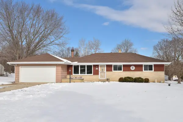N70W13848 Brentwood Dr, Menomonee Falls, WI 53051
