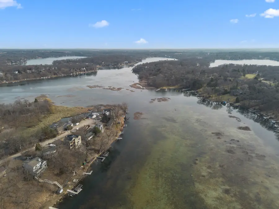 W5693 Ridge Rd, Lauderdale Lakes, WI 53121 - #3