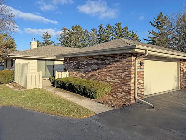 11025 N Balsam Tree Ct, Mequon, WI 53092