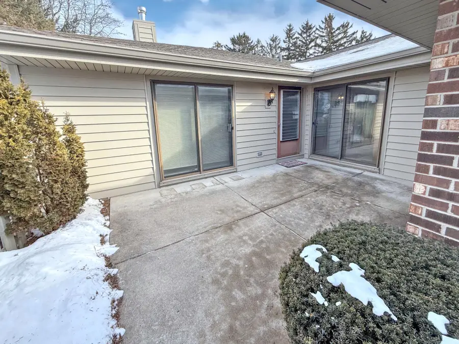 11025 N Balsam Tree Ct, Mequon, WI 53092 - #2