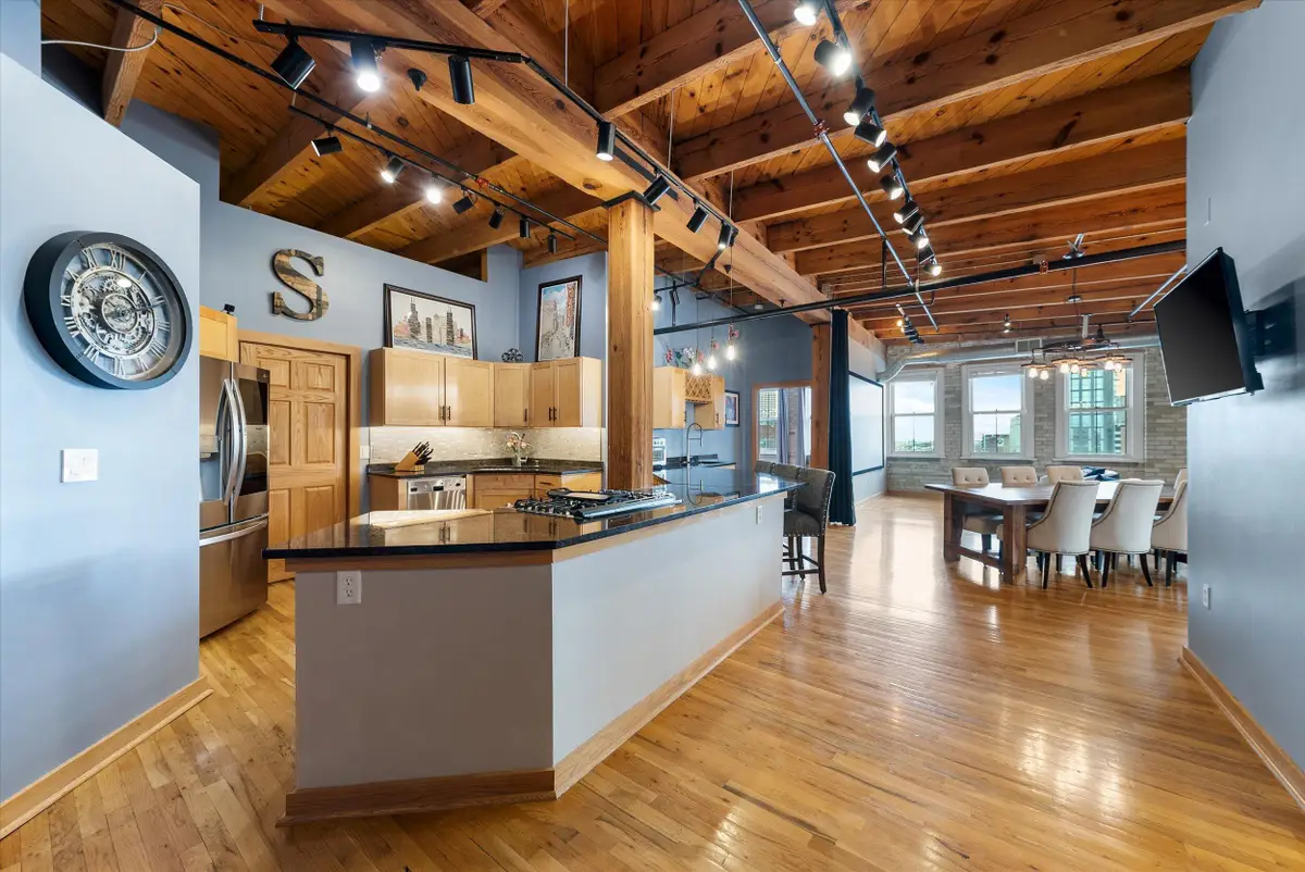 413 N 2nd St, Milwaukee, WI 53203 - #1