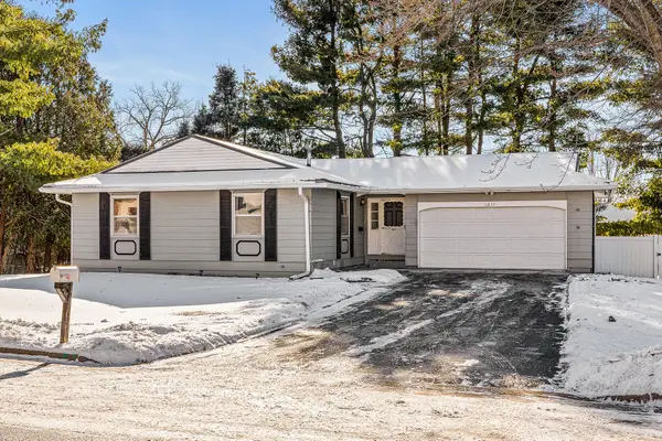 1211 W Circle Dr, Sparta, WI 54656