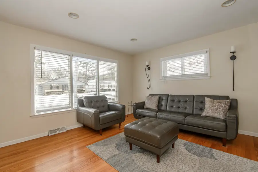 4701 W Brentwood Ave, Milwaukee, WI 53223 - Image #2