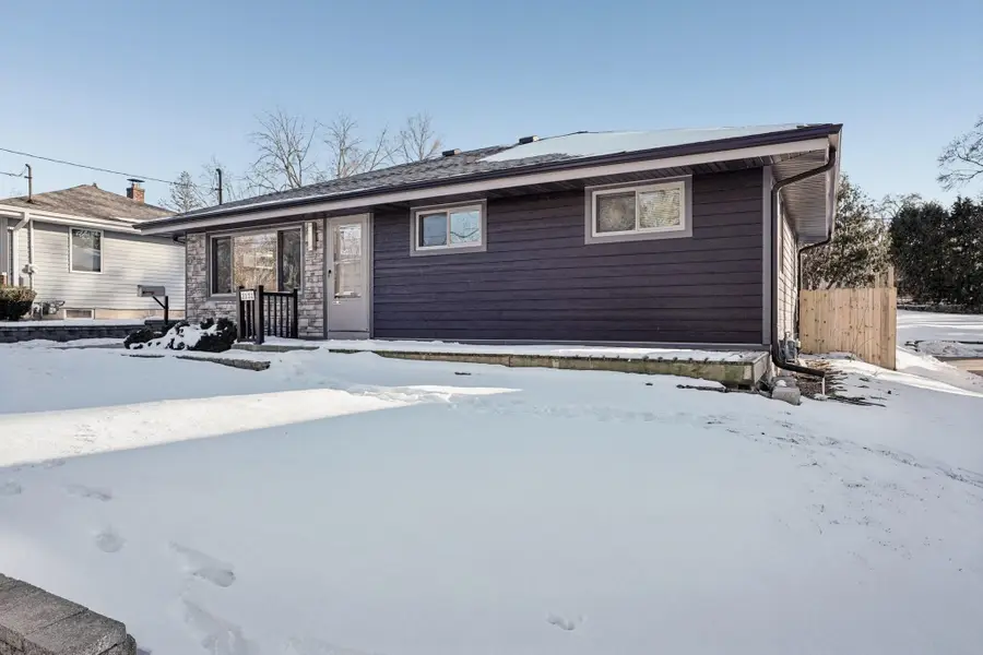 2131 Sunkist Ave, Waukesha, WI 53188 - #2