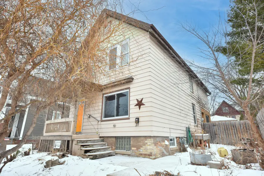 2414 N Weil St, Milwaukee, WI 53212 - #2