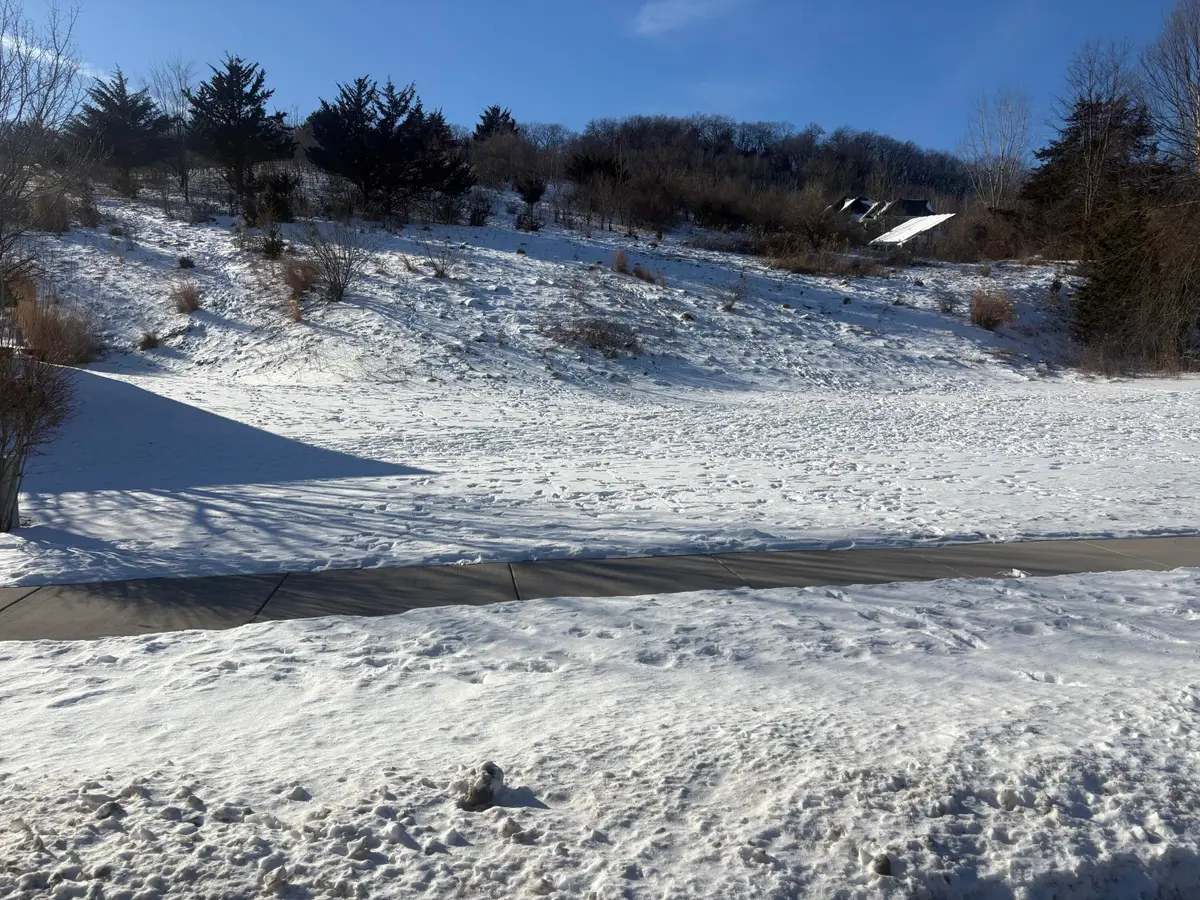 953 Aspen Valley Dr, Onalaska, WI 54650 - Image #1