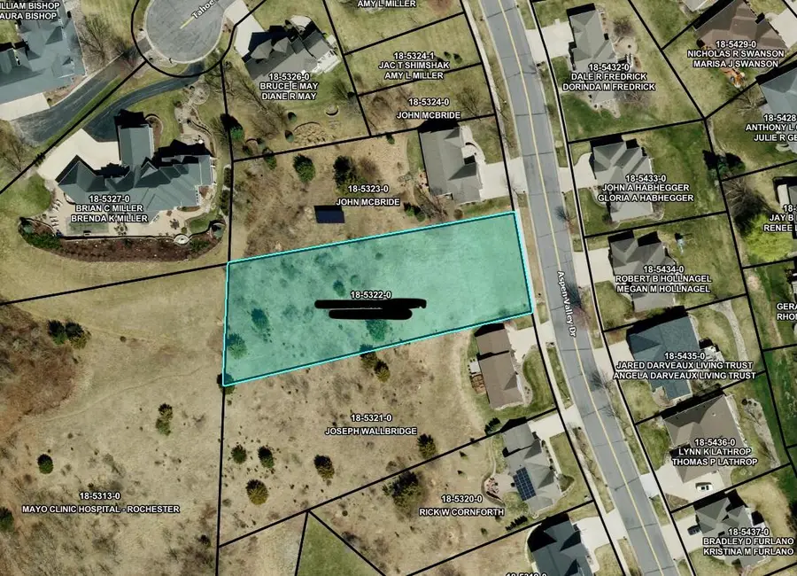 953 Aspen Valley Dr, Onalaska, WI 54650 - Image #2