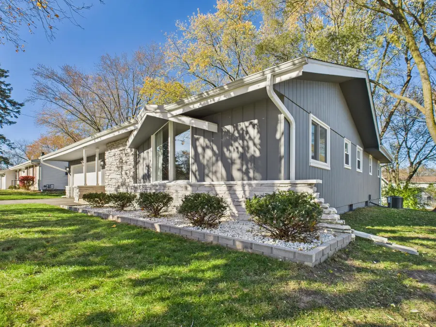 2000 Ramona Rd, Waukesha, WI 53186 - #2