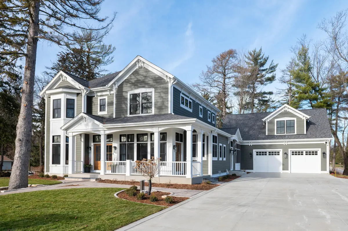 545 Wisconsin Ave, Delafield, WI 53018 - #1