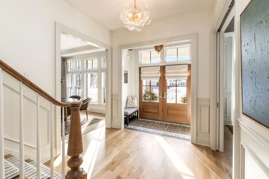 545 Wisconsin Ave, Delafield, WI 53018 - #2