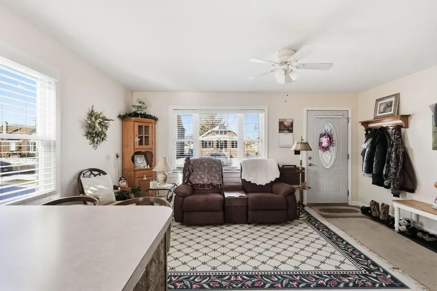 1239 Walton Ave, Racine, WI 53402 - Image #3