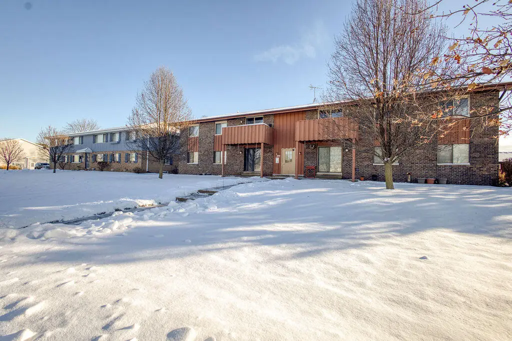 10259 W Whitnall Edge Dr, Franklin, WI 53132 - #1