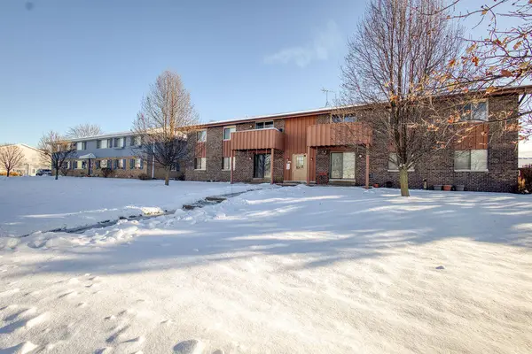 10259 W Whitnall Edge Dr, Franklin, WI 53132