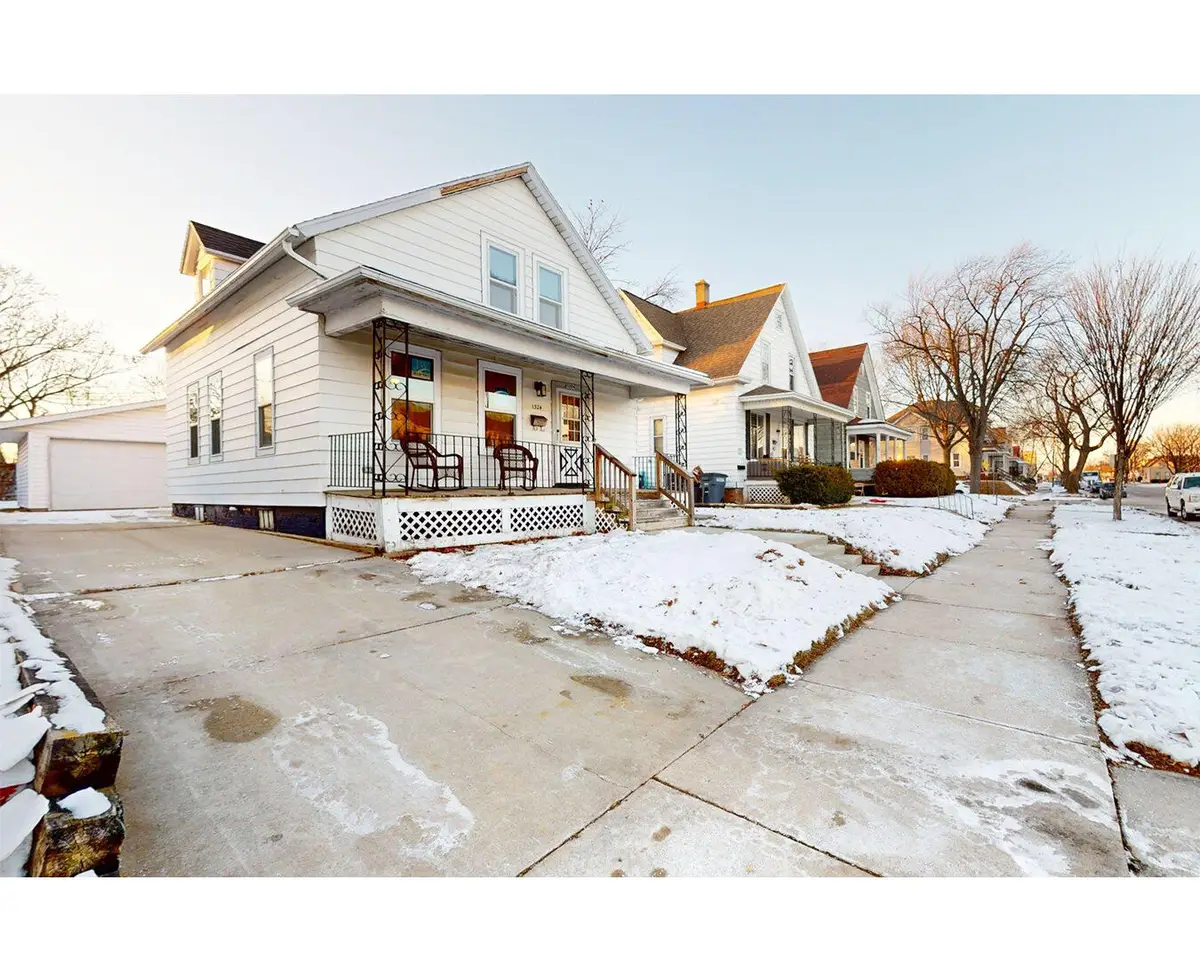 1324 N 17th St, Sheboygan, WI 53081 - #1