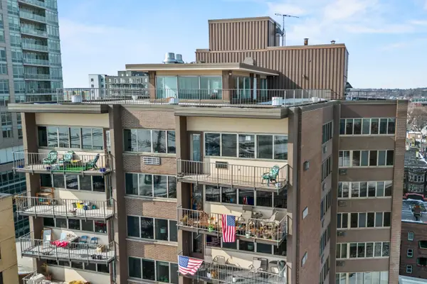 1919 N Summit Ave, Milwaukee, WI 53202