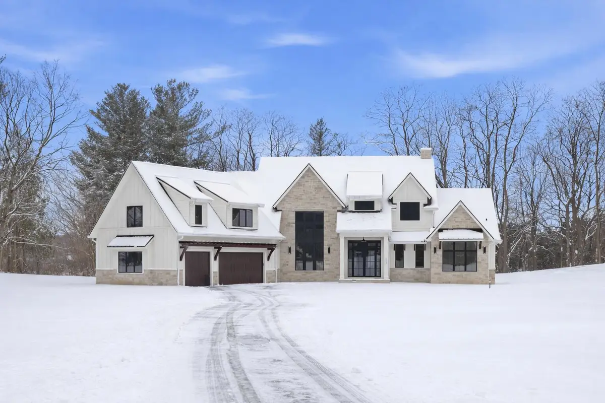 4779 N Pine Meadows Ln, Chenequa, WI 53029 - #1