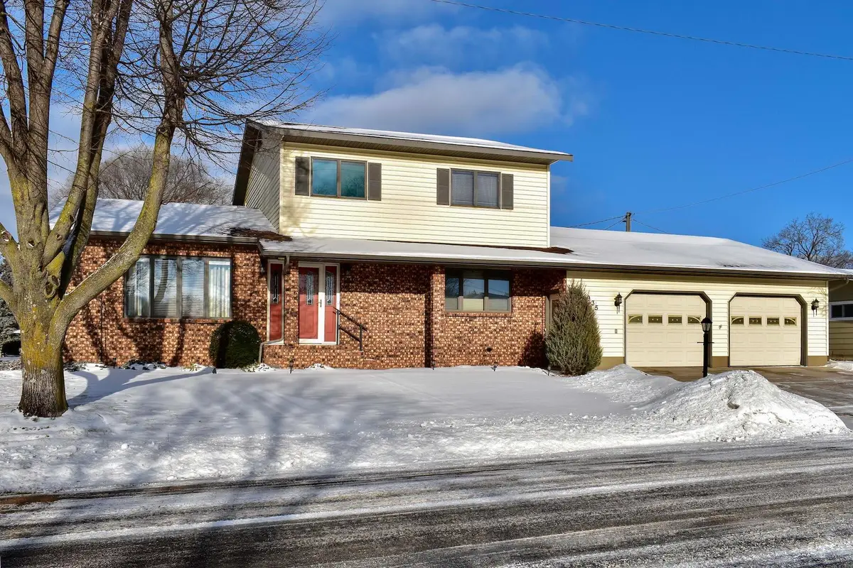 935 38th Ave, Goodview, MN 55987 - #1