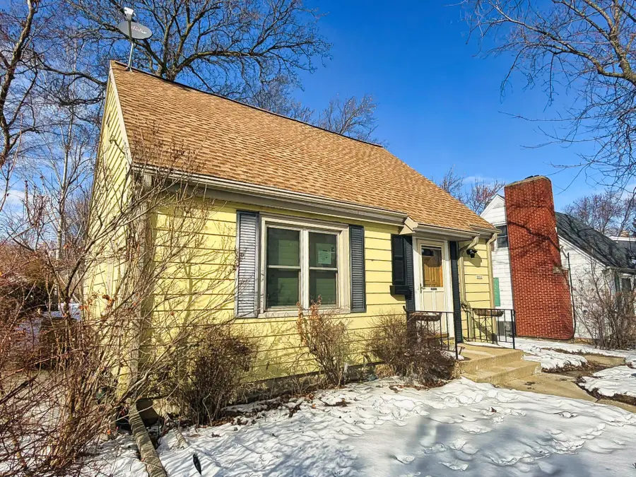 8602 W Beloit Rd, Milwaukee, WI 53227 - #3