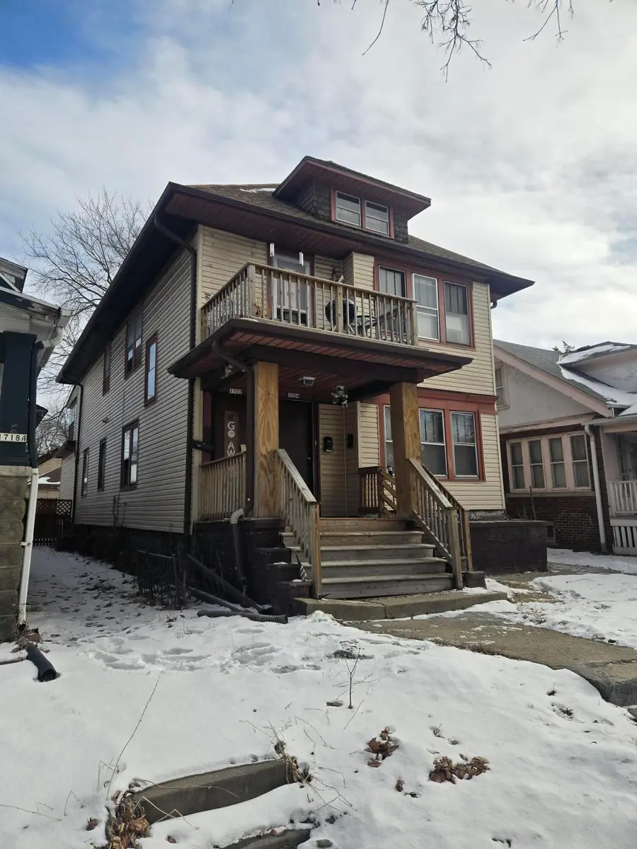 1722 S Layton Blvd, Milwaukee, WI 53215 - #2