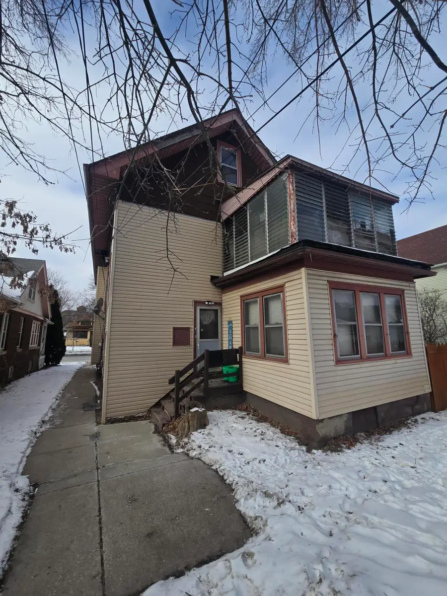 1722 S Layton Blvd, Milwaukee, WI 53215 - #3