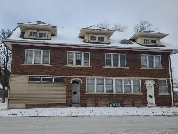 3901 N Port Washington Ave, Milwaukee, WI 53212