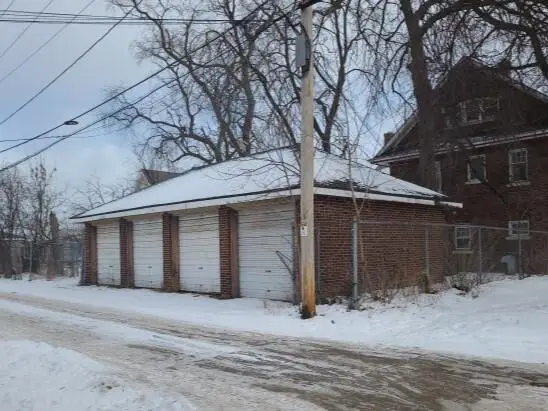 3901 N Port Washington Ave, Milwaukee, WI 53212 - #3