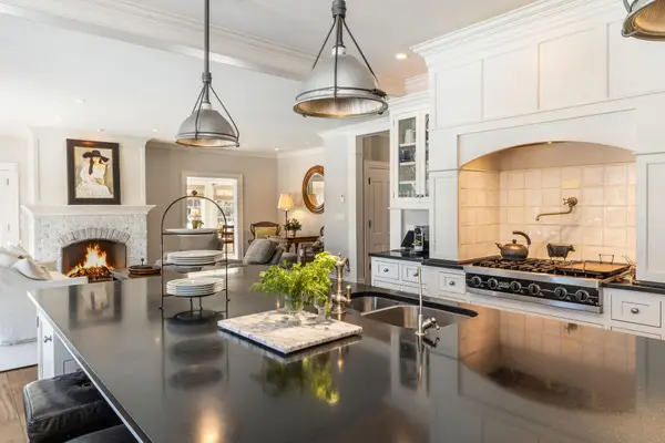 8590 N Green Bay Ct, River Hills, WI 53217