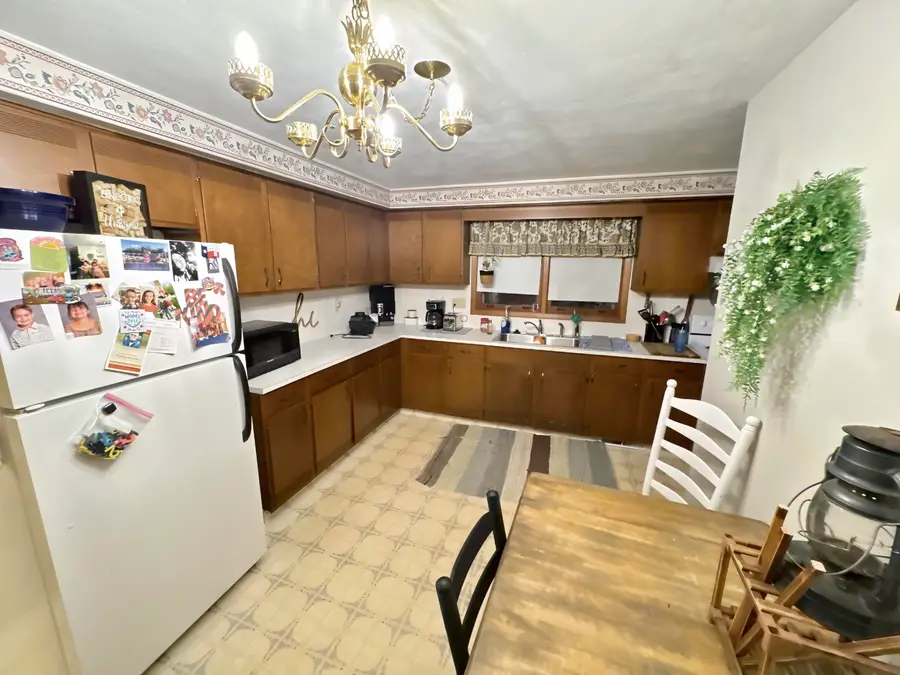 52 Woodmere Ct, Appleton, WI 54911 - Image #3