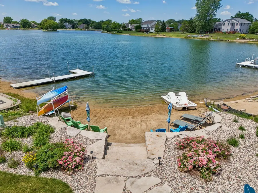 10473 S George Dr, Oak Creek, WI 53154 - #2