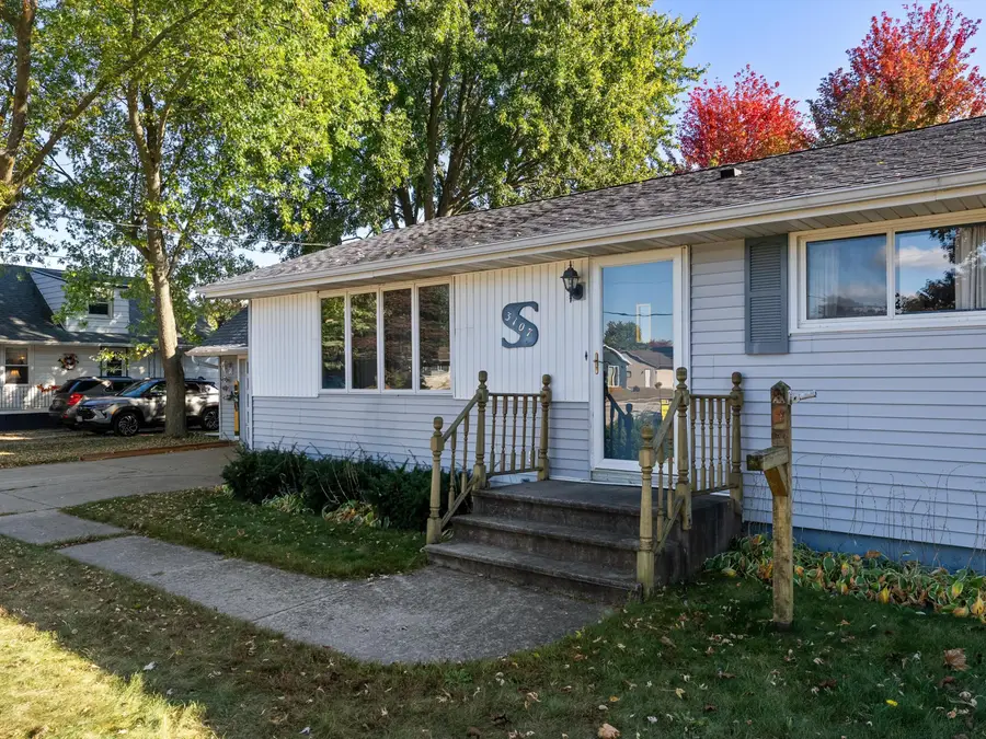 3107 45th St, Two Rivers, WI 54241 - #2
