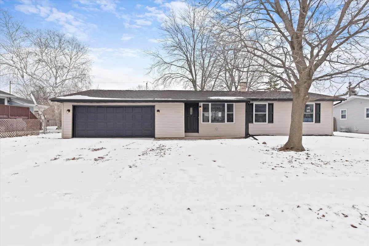 2031 Terry Ln, De Pere, WI 54115 - Image #1