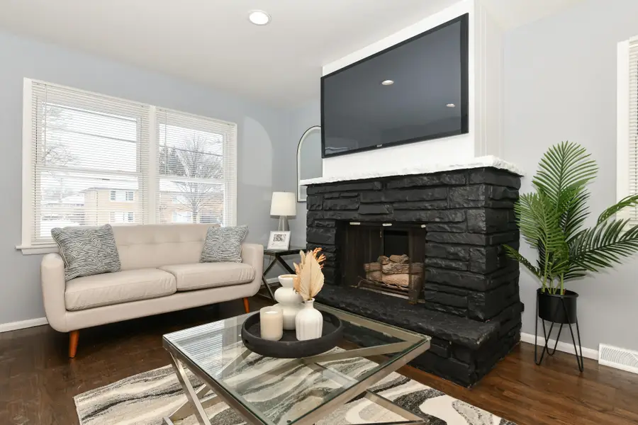 5957 N 64th St, Milwaukee, WI 53218 - #3