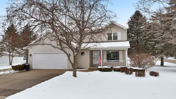 700 Bittersweet Ln, Watertown, WI 53094