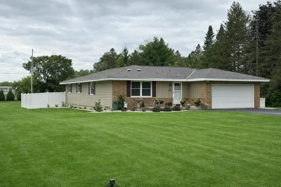 N58W39641 Sunnyfield Dr, Oconomowoc, WI 53066 - #2