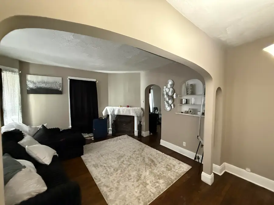 3043 N Dr William Finlayson St, Milwaukee, WI 53212 - #2