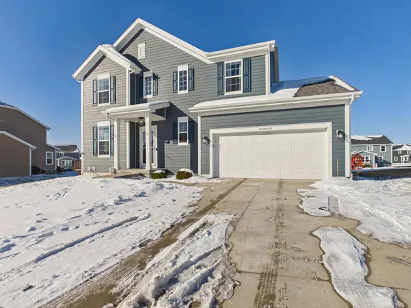 W241N5629 Maple Grove Ln, Sussex, WI 53089