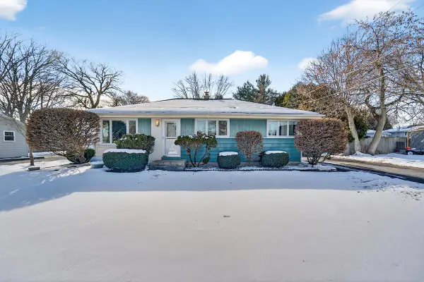 7042 Lone Elm Dr, Caledonia, WI 53402