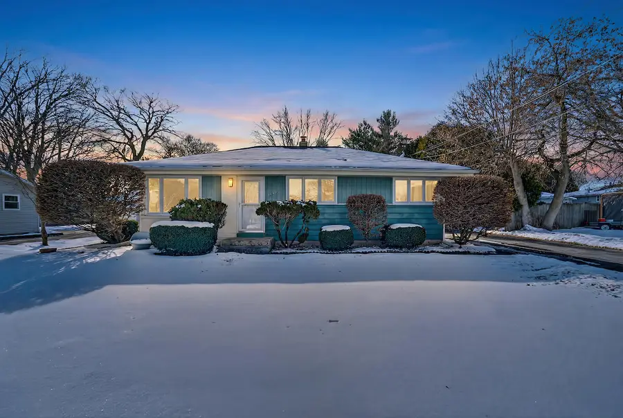 7042 Lone Elm Dr, Caledonia, WI 53402 - #3