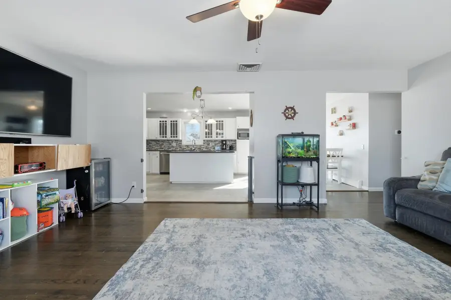 1443 Buena Vista Dr, Sun Prairie, WI 53590 - #3