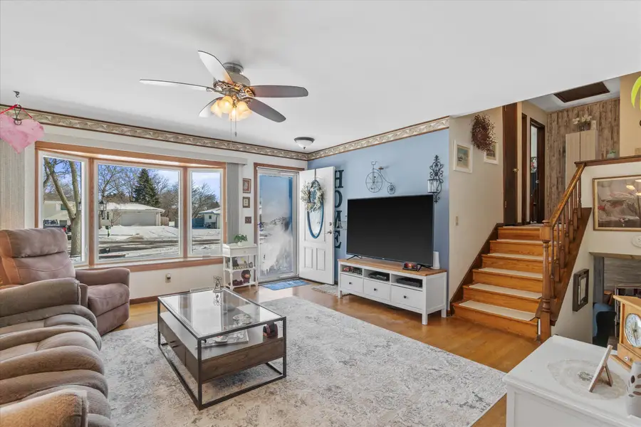 7485 S Highfield Ct, Oak Creek, WI 53154 - #3