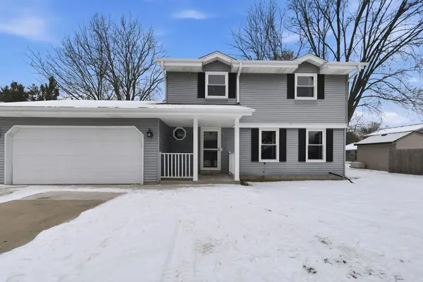 636 Aber Dr, Waterford, WI 53185