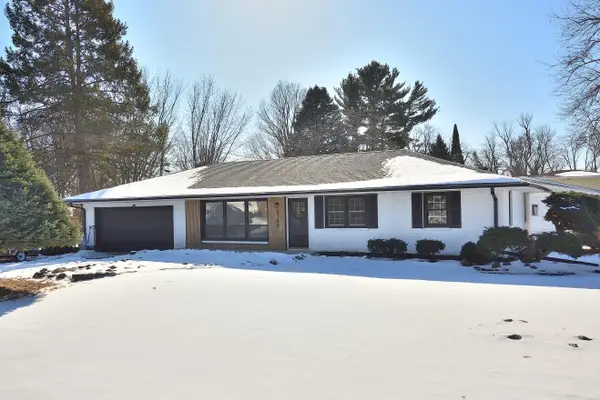 2106 Murphy Woods Rd, Beloit, WI 53511