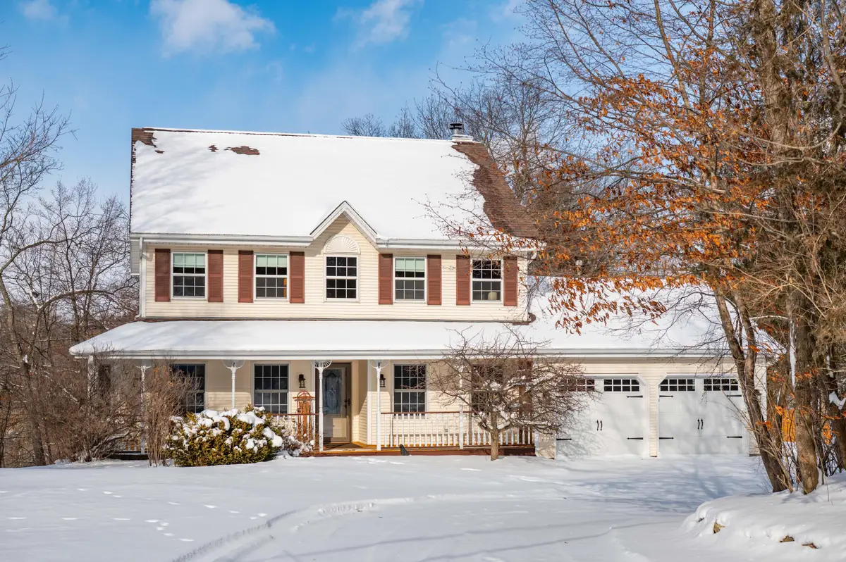 1815 Bark River Dr, Delafield, WI 53029 - #1