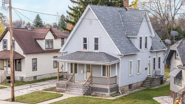 2538 Calumet Dr, Sheboygan, WI 53083