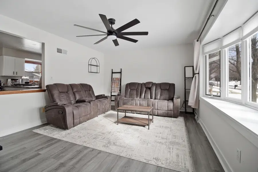 3060 E Stonefield Dr, Oak Creek, WI 53154 - #3