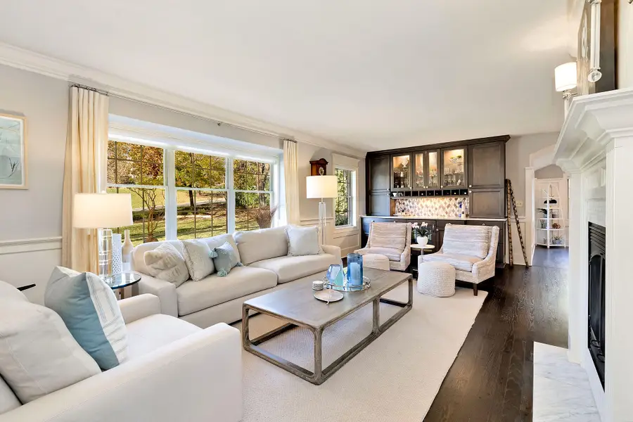 920 Madera Cir, Elm Grove, WI 53122 - #2