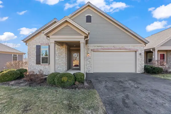 W178N11384 Island View Ct, Germantown, WI 53022