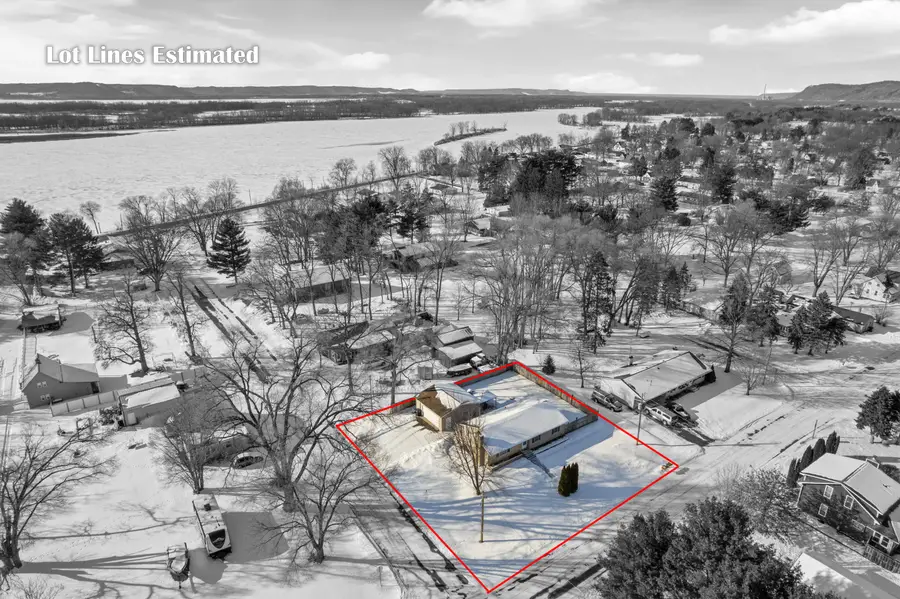 326 N Belvidere St, Buffalo City, WI 54622 - #3