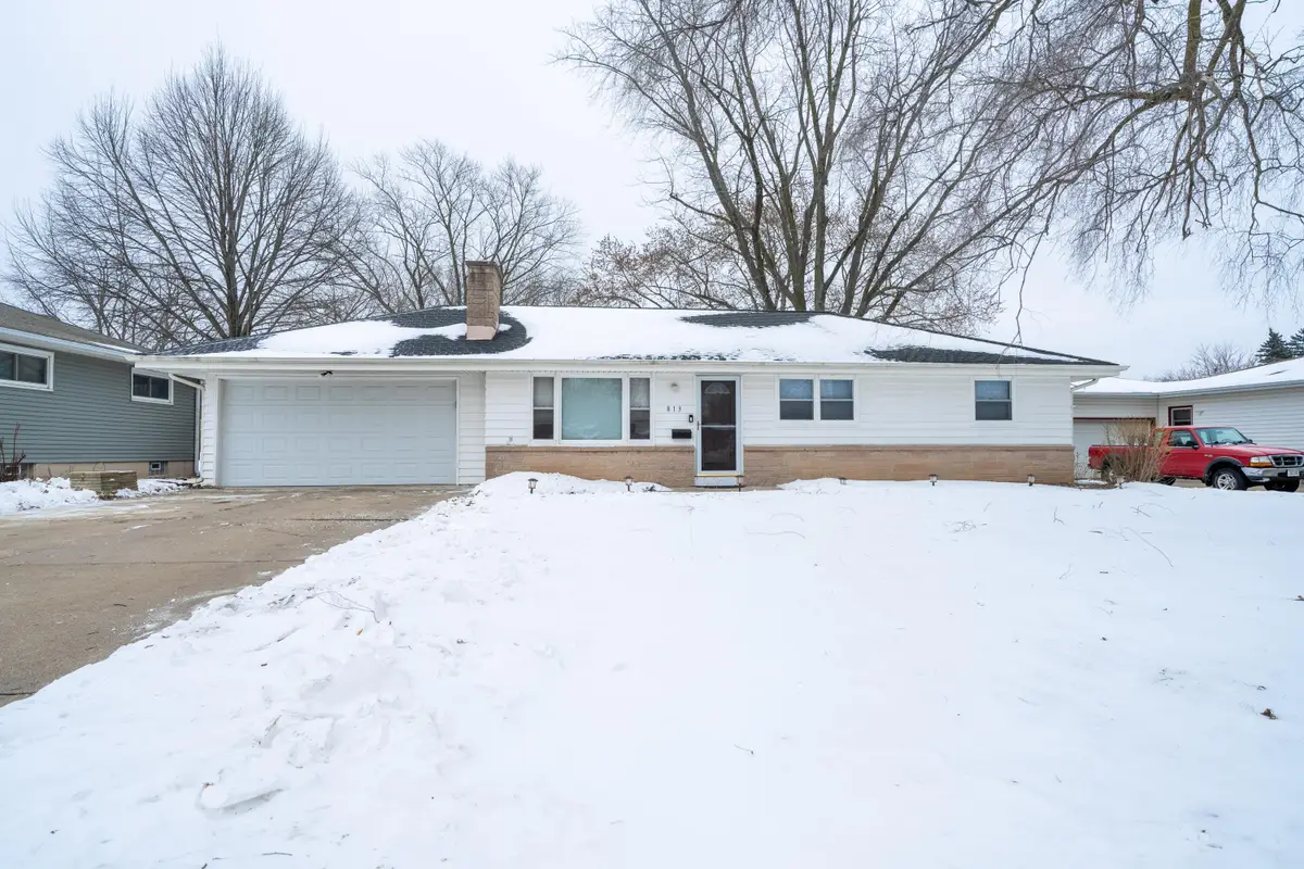 813 N Moreland Blvd, Waukesha, WI 53188 - #1