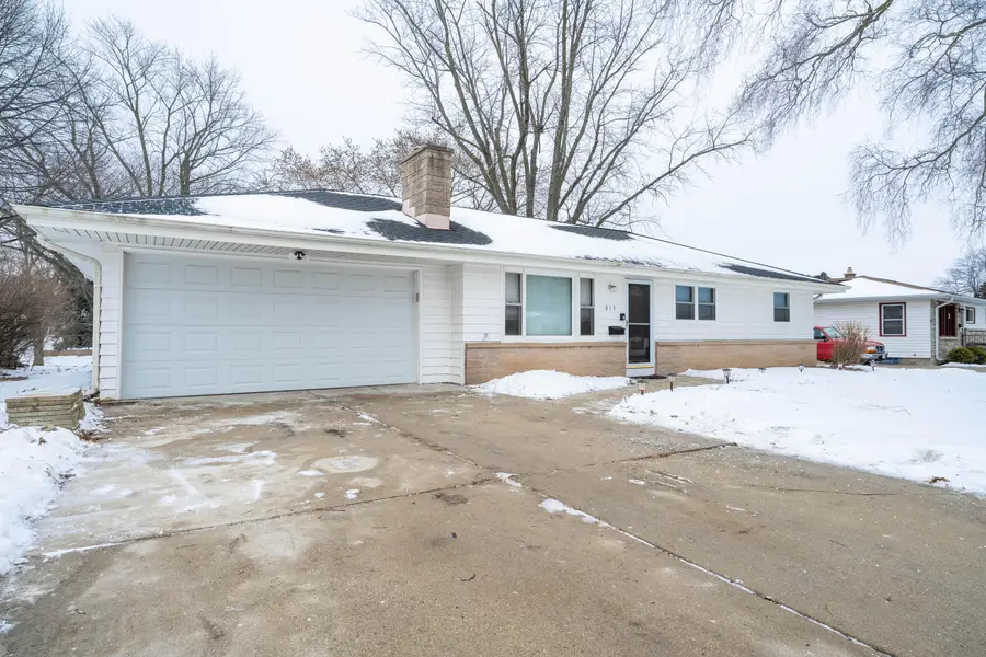 813 N Moreland Blvd, Waukesha, WI 53188 - #2